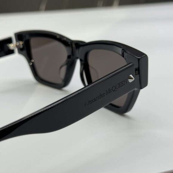 NEW AM0409S 001 ALEXANDER MCQUEEN BLACK UNISEX SUNGLASSES - Picture 3 of 10